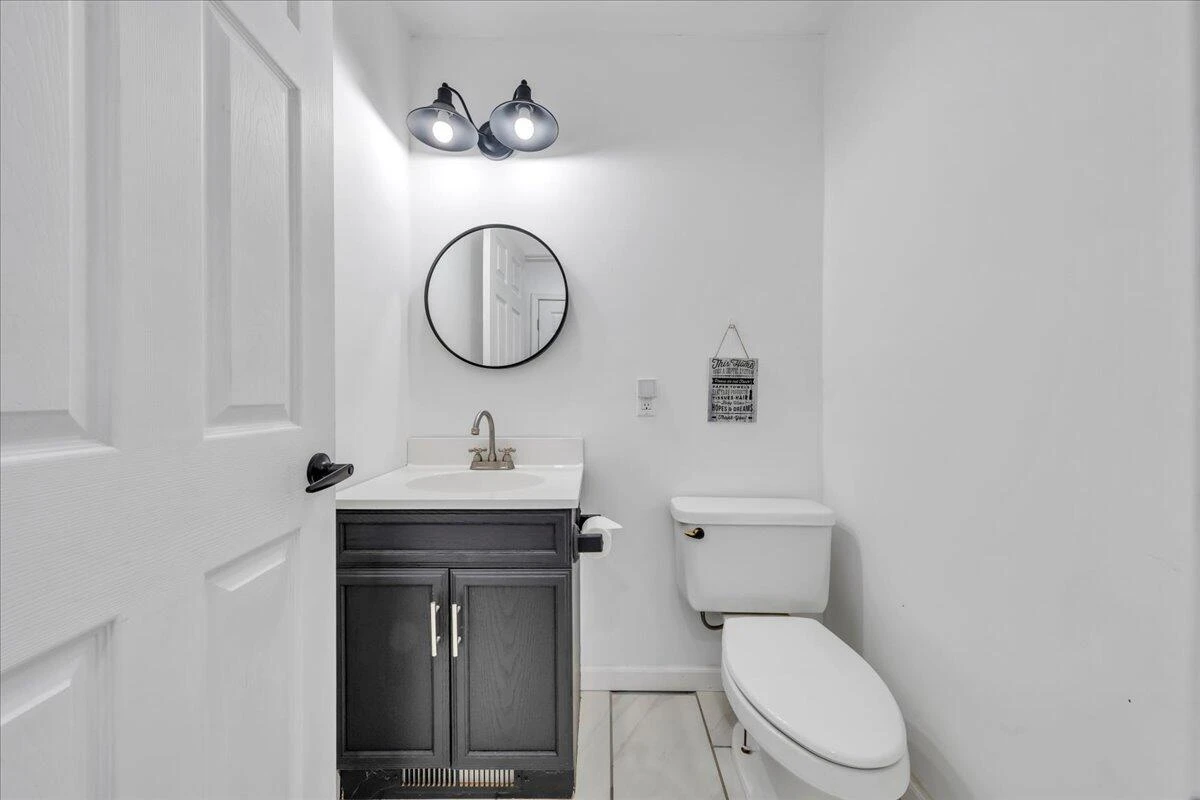 709 Forest Lawn DR - Photo 33