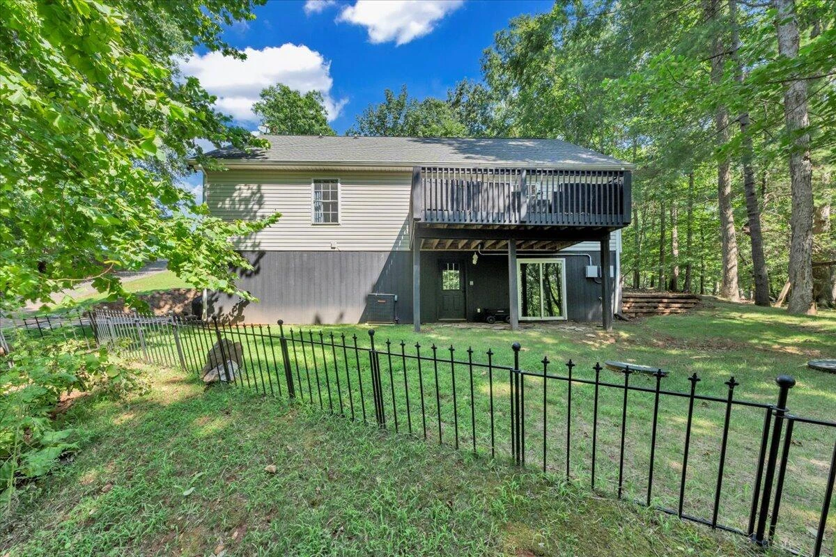 709 Forest Lawn DR - Photo 38