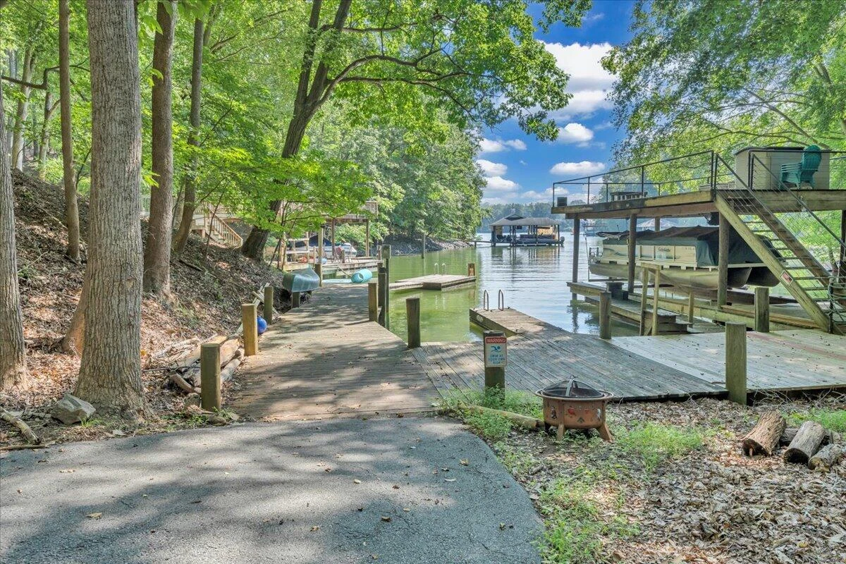709 Forest Lawn DR - Photo 47