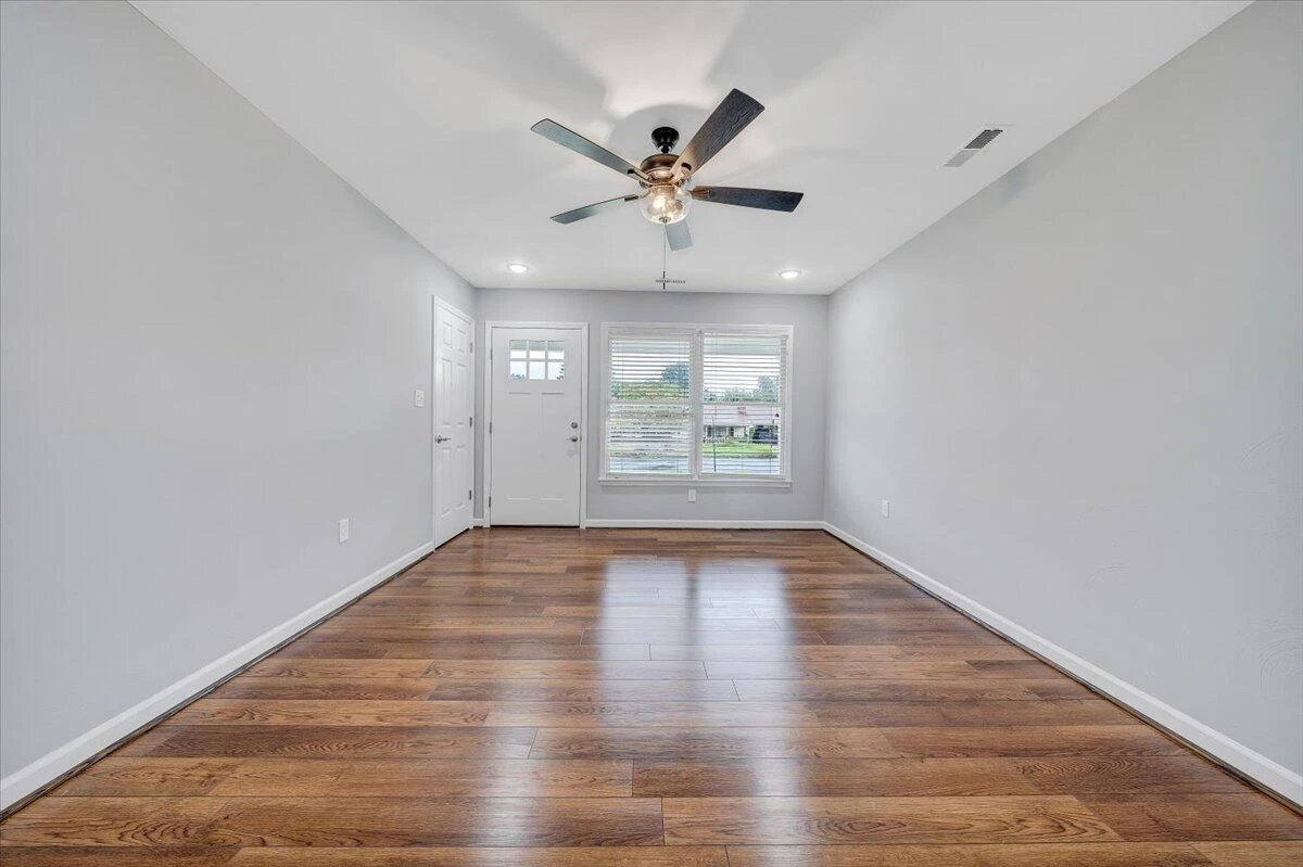 3409 Preston AVE NW - Photo 7