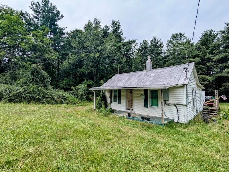 737 Agnes LN NW - Photo 2