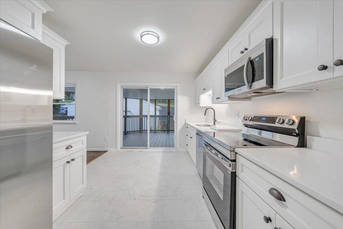 829 Pyrtle DR - Photo 13