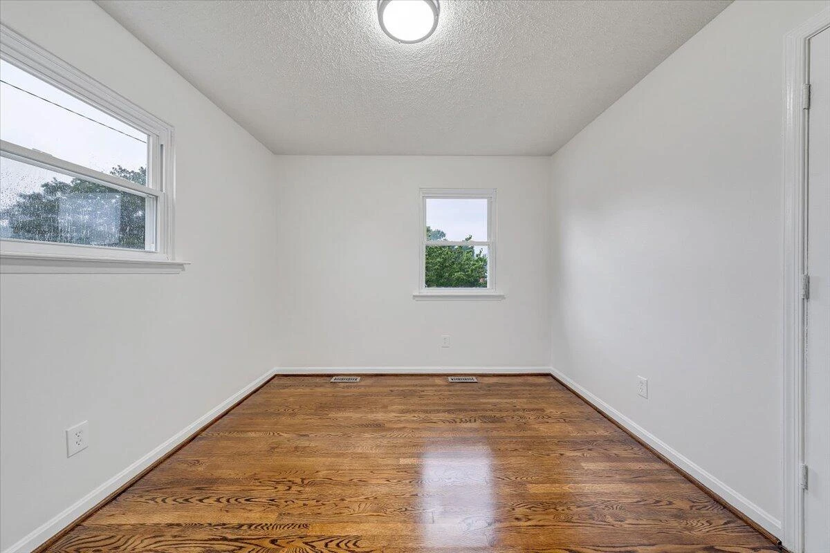 829 Pyrtle DR - Photo 19