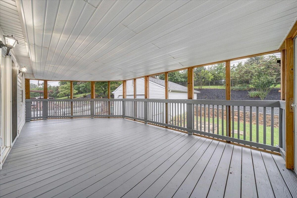829 Pyrtle DR - Photo 21