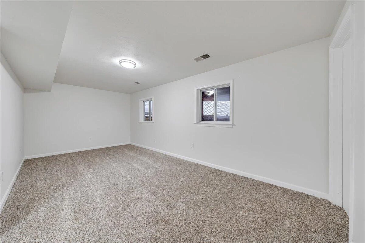 829 Pyrtle DR - Photo 23