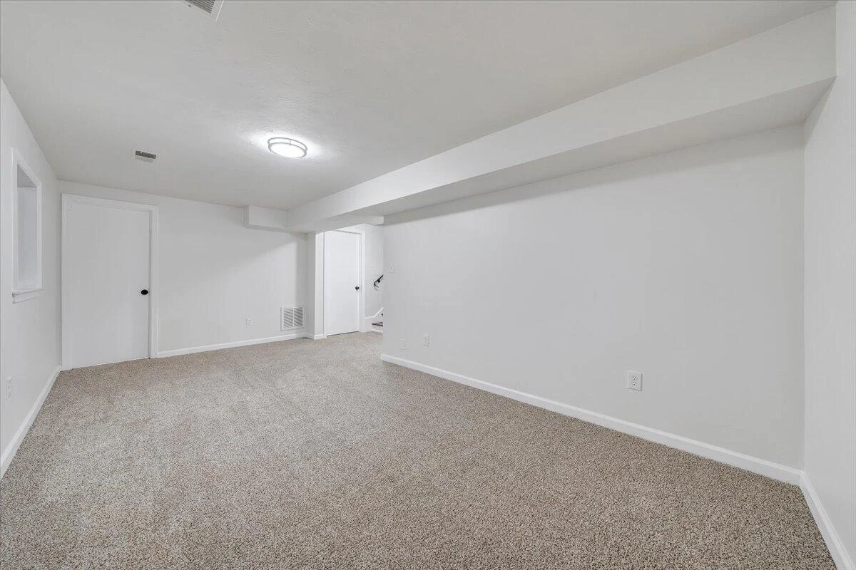 829 Pyrtle DR - Photo 24