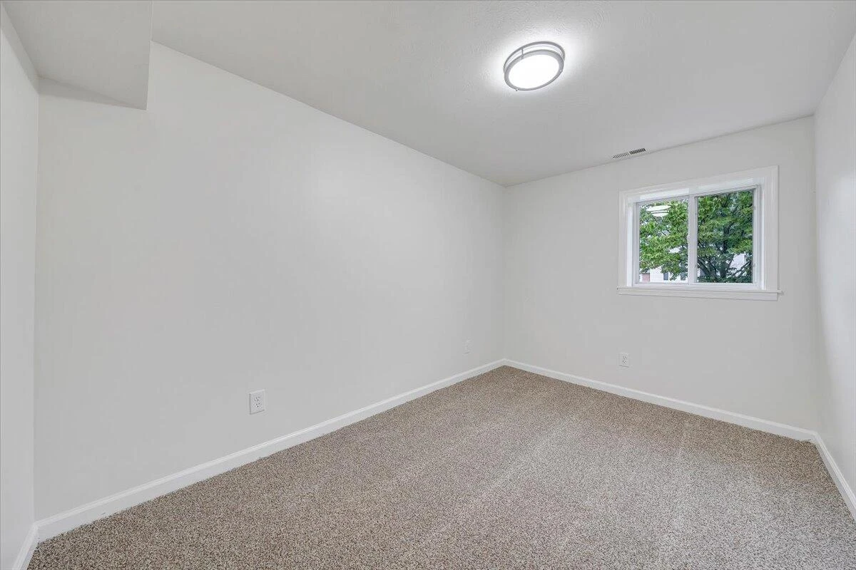 829 Pyrtle DR - Photo 30