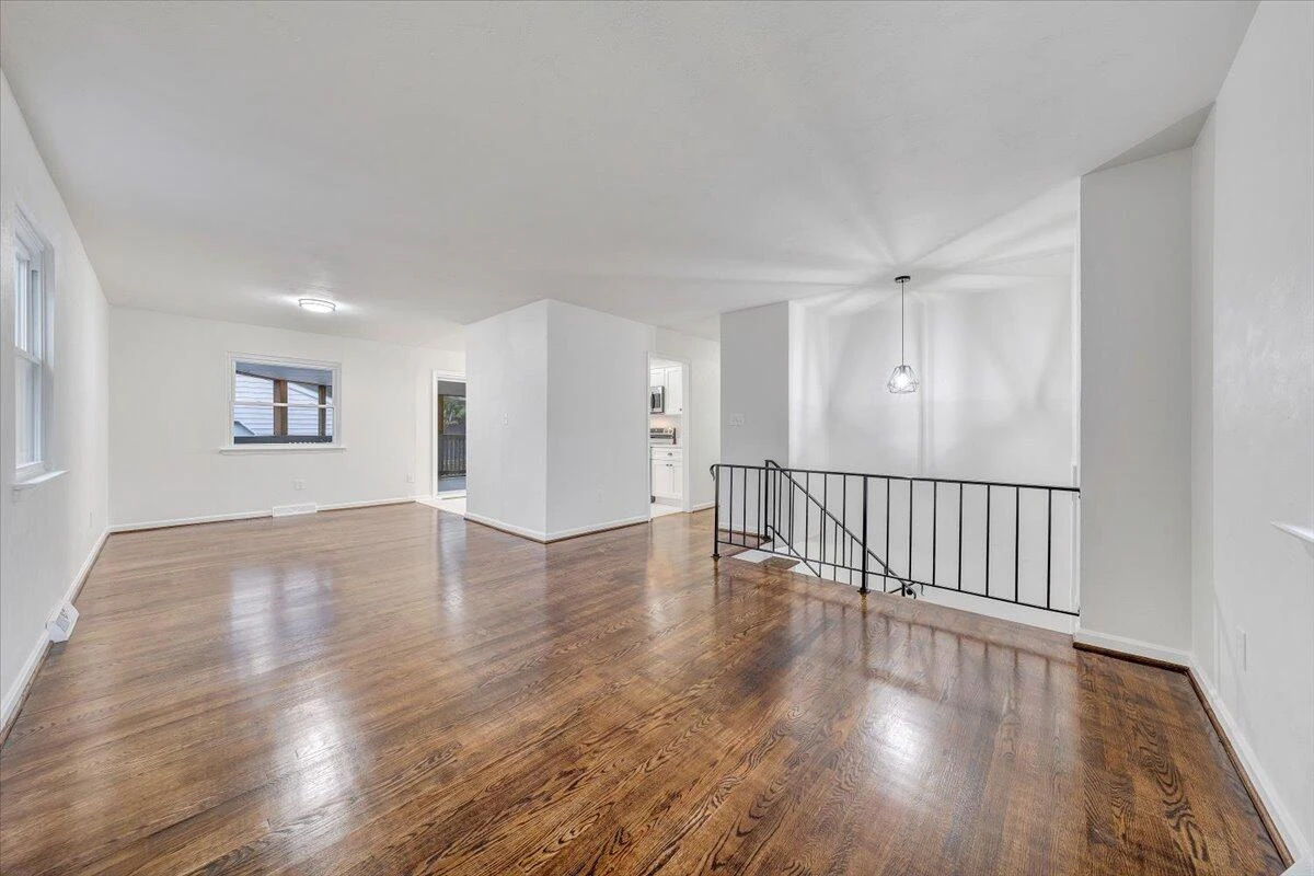 829 Pyrtle DR - Photo 7