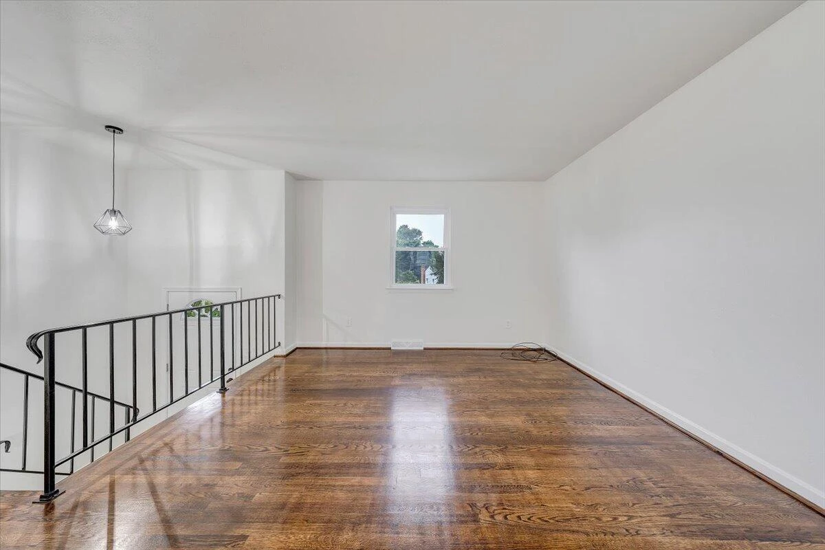 829 Pyrtle DR - Photo 9