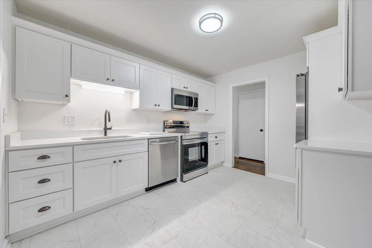 829 Pyrtle DR - Photo 11