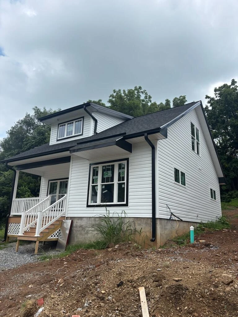 215 Harrison AVE NW