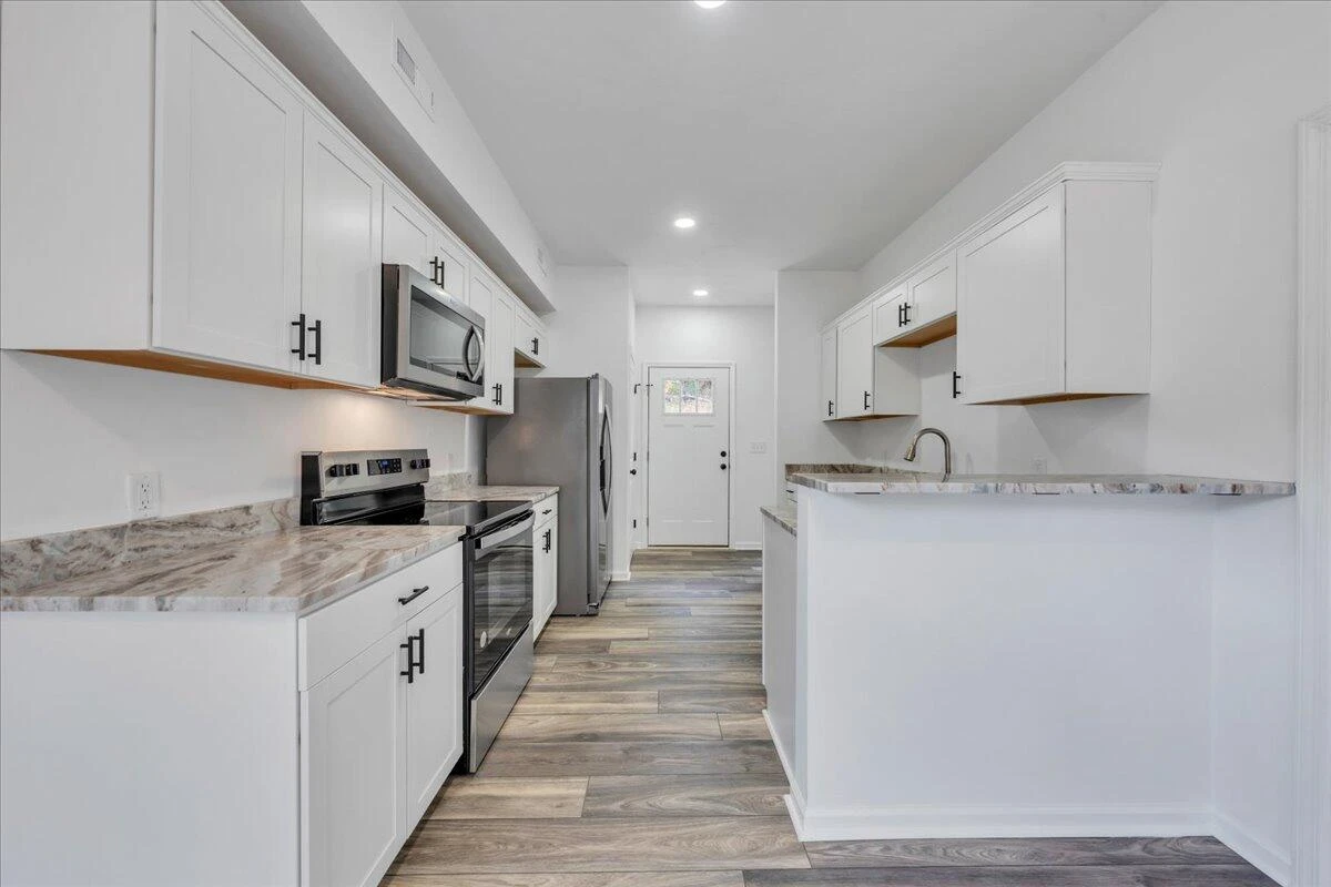 215 Harrison AVE NW - Photo 10