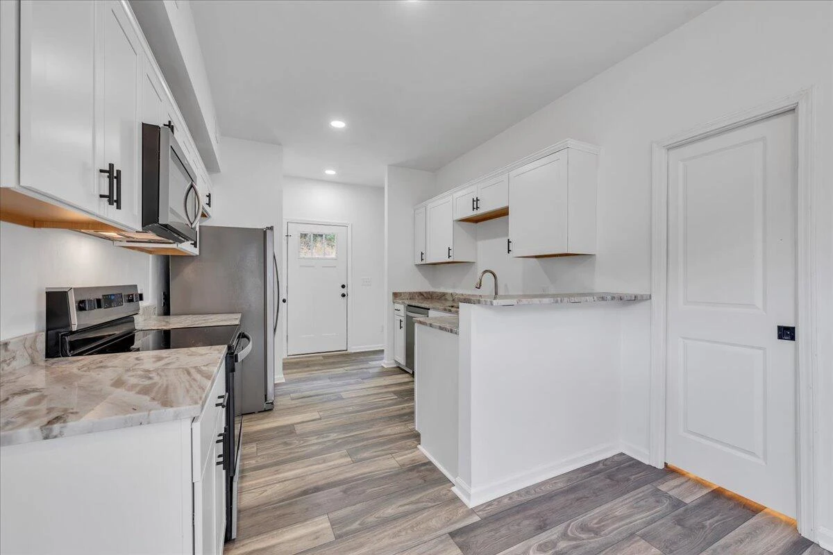 215 Harrison AVE NW - Photo 11