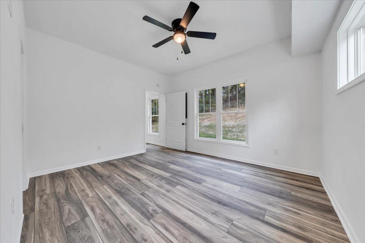 215 Harrison AVE NW - Photo 13