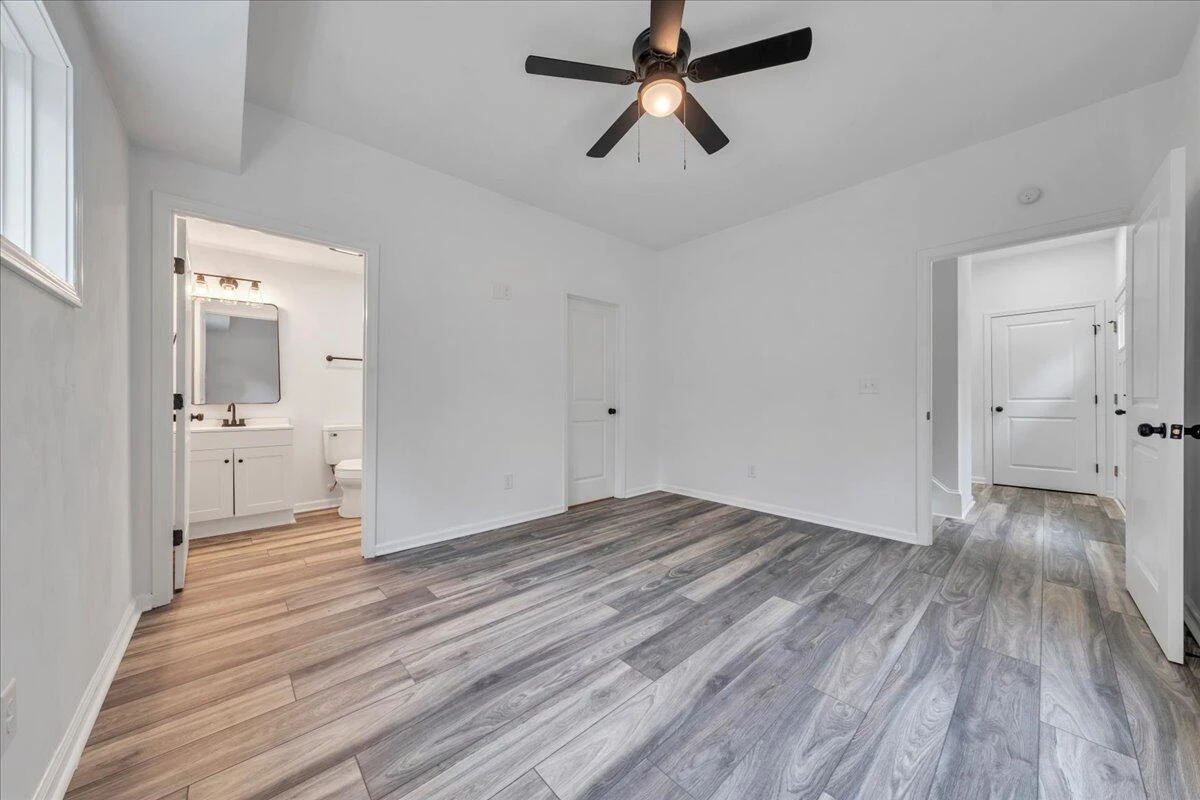 215 Harrison AVE NW - Photo 14