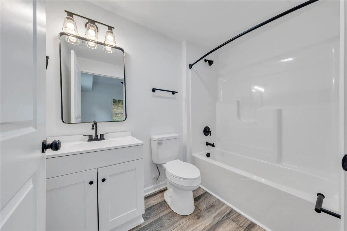 215 Harrison AVE NW - Photo 15