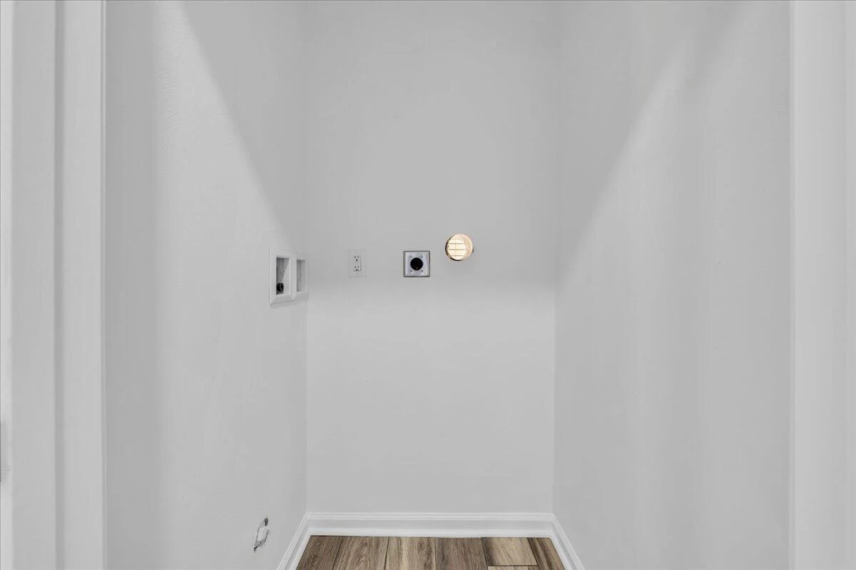 215 Harrison AVE NW - Photo 18