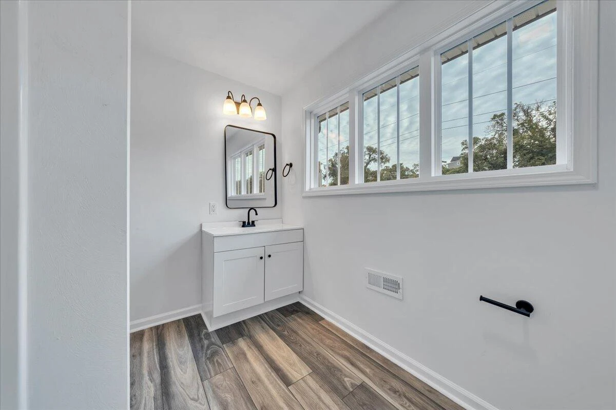 215 Harrison AVE NW - Photo 21