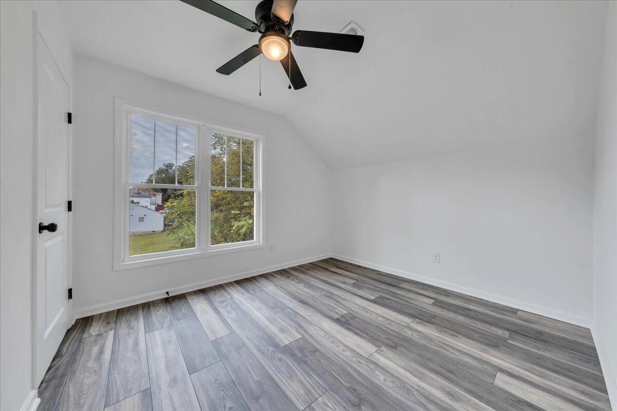 215 Harrison AVE NW - Photo 23