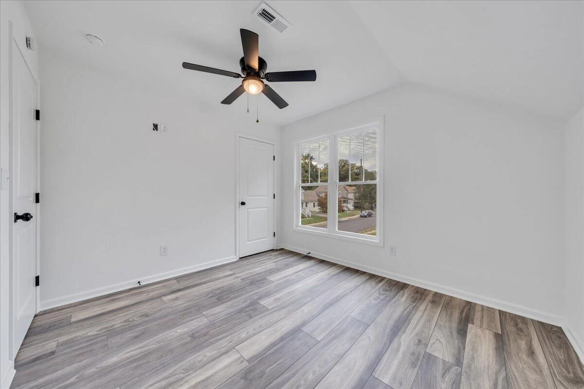 215 Harrison AVE NW - Photo 24