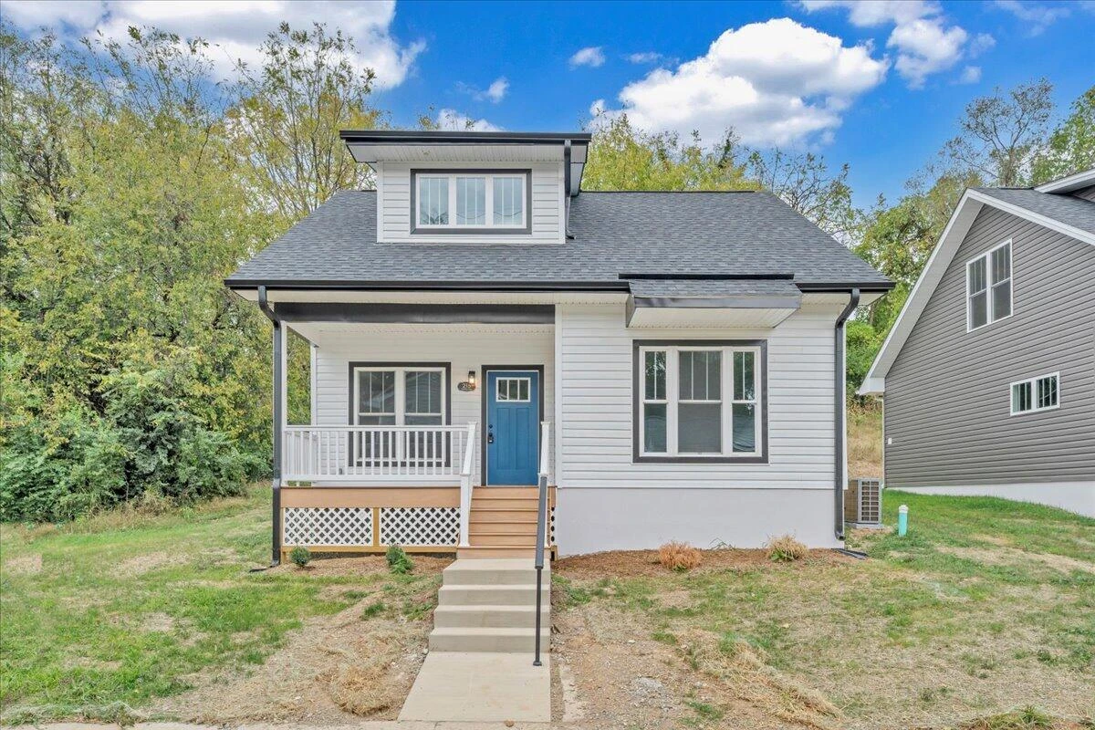 215 Harrison AVE NW - Photo 32