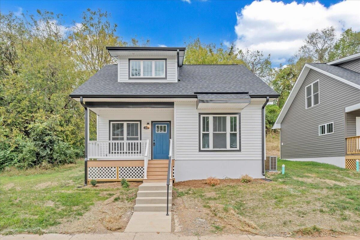 215 Harrison AVE NW - Photo 33