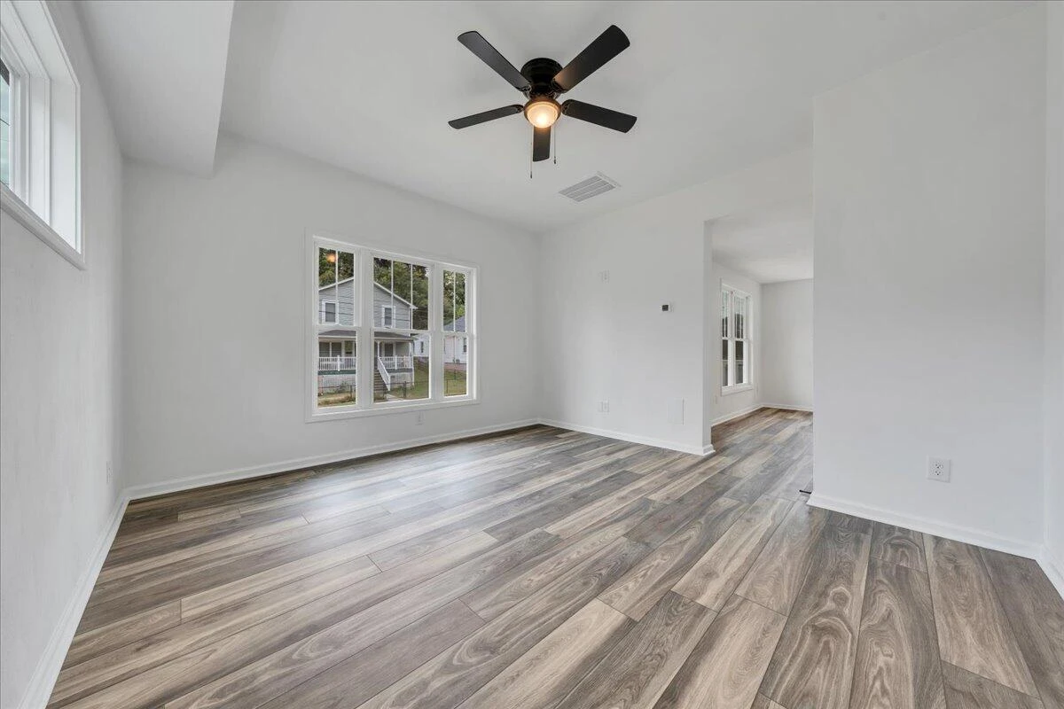 215 Harrison AVE NW - Photo 4