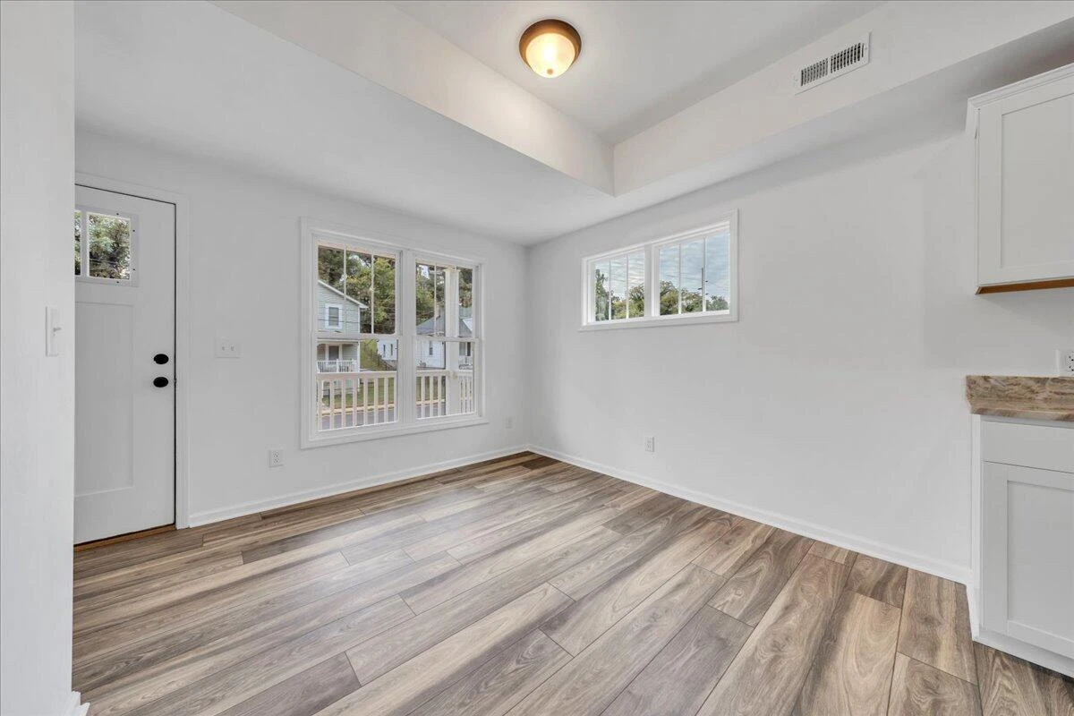 215 Harrison AVE NW - Photo 6
