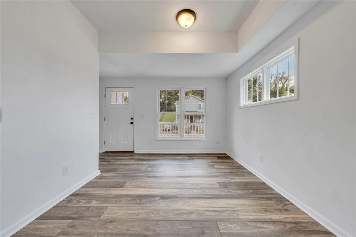215 Harrison AVE NW - Photo 7