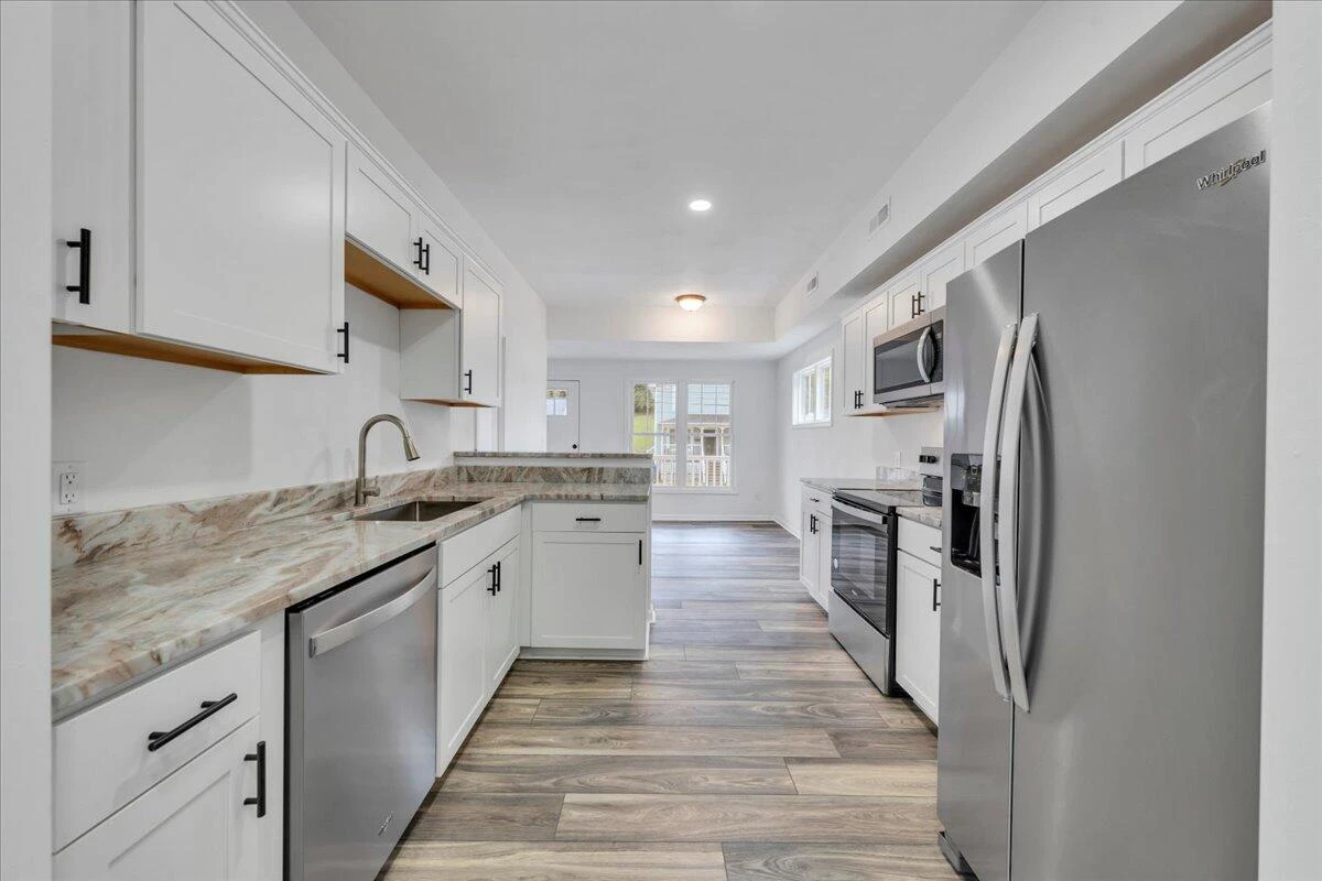 215 Harrison AVE NW - Photo 9