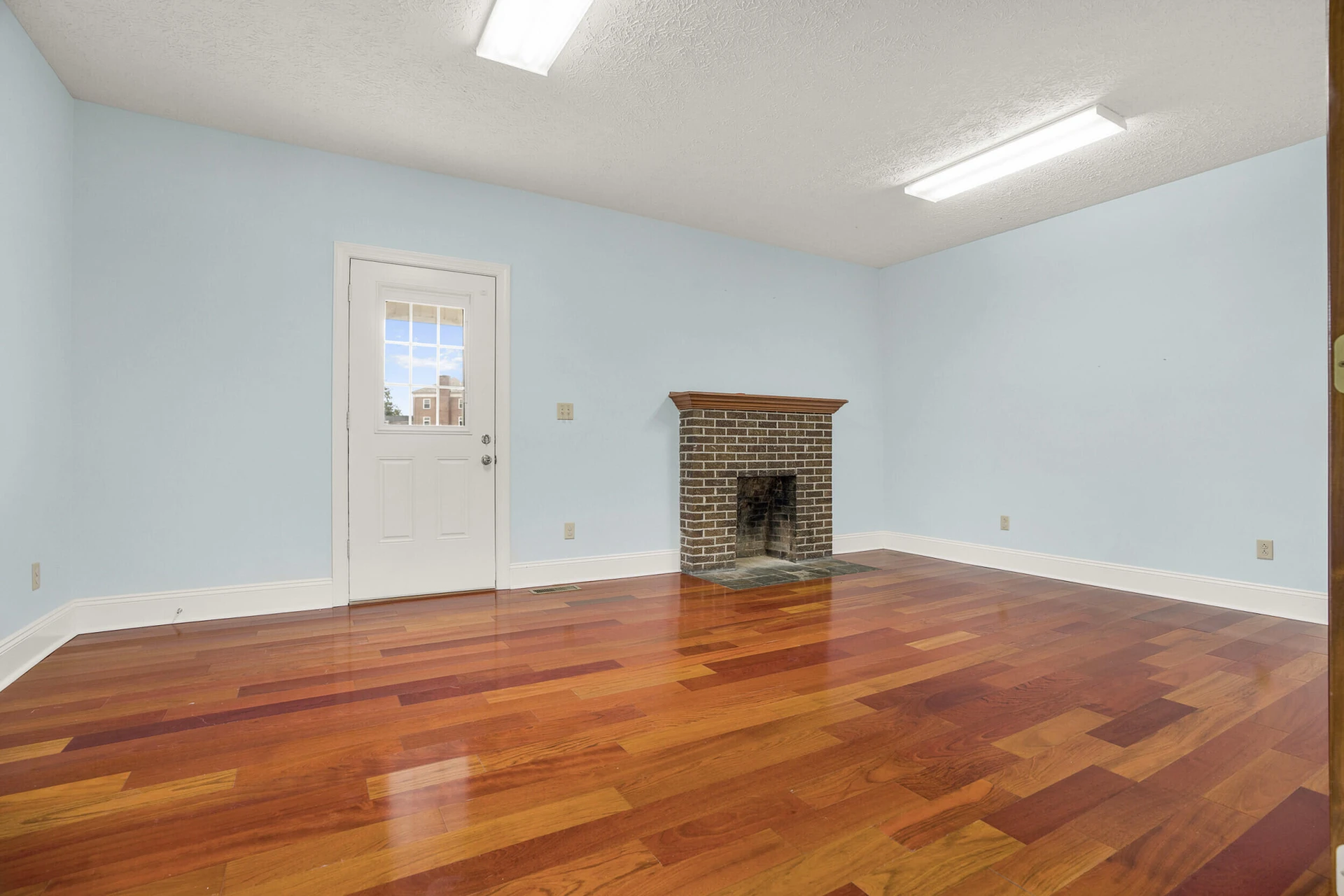 6245 University Park DR - Photo 4