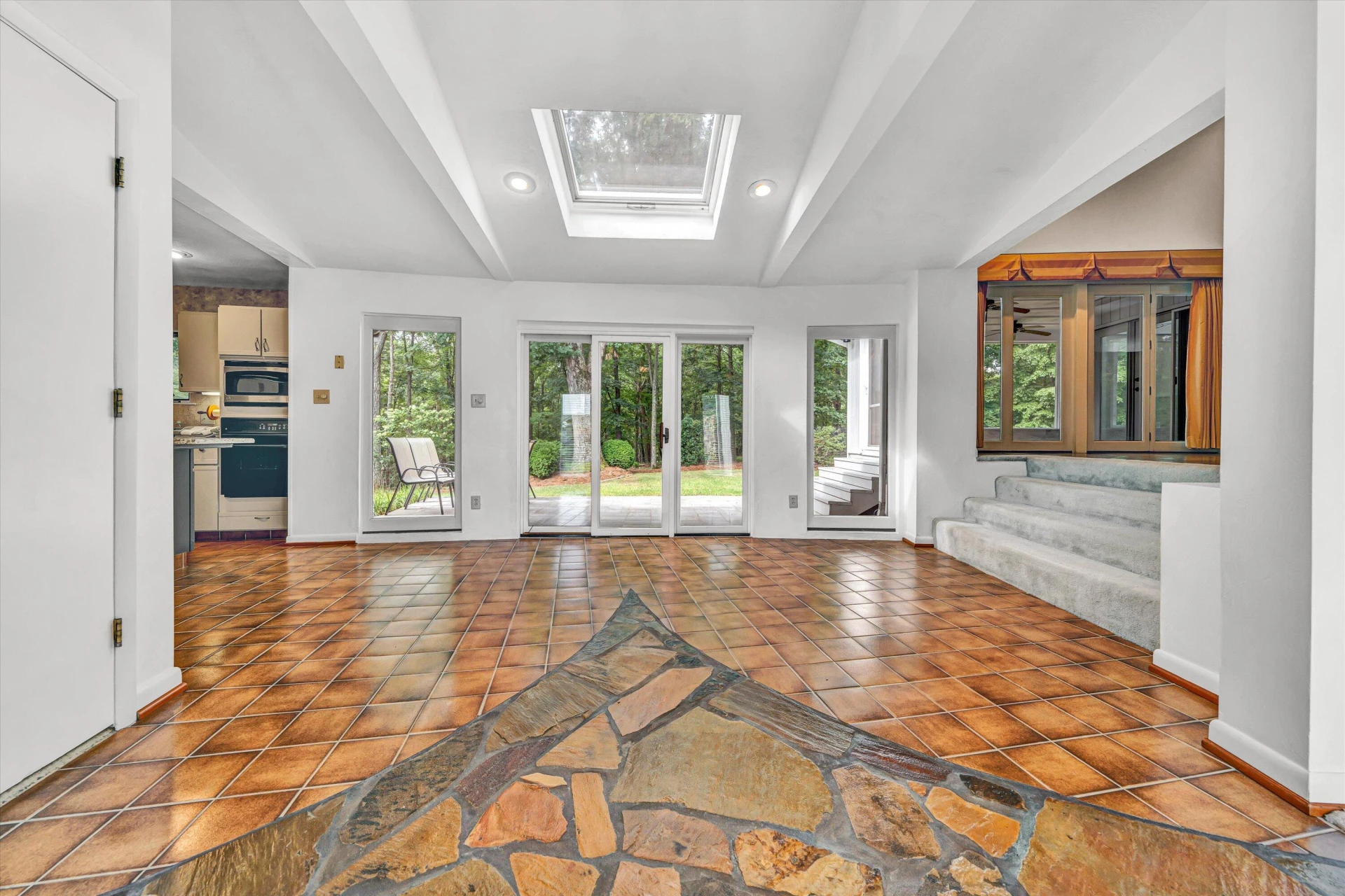5975 Lakemont DR - Photo 9