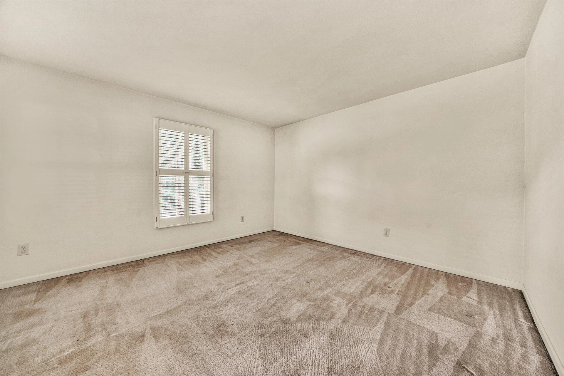 1382 Deer Creek DR - Photo 13