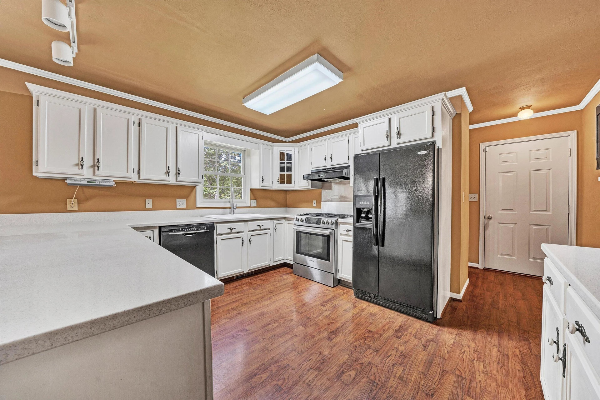 1382 Deer Creek DR - Photo 22