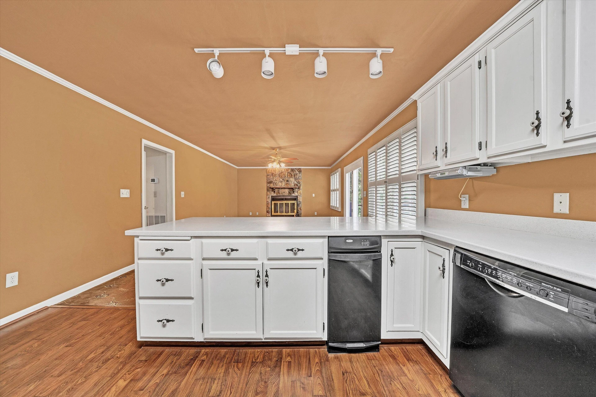 1382 Deer Creek DR - Photo 23