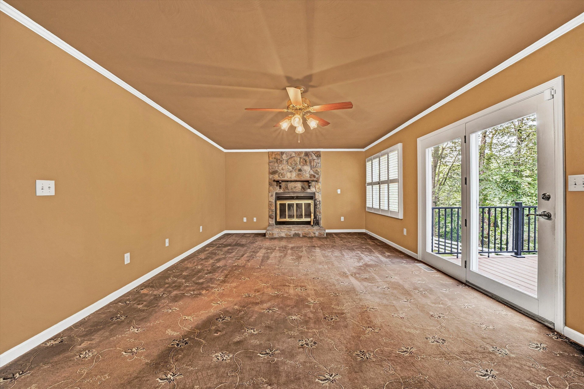 1382 Deer Creek DR - Photo 27