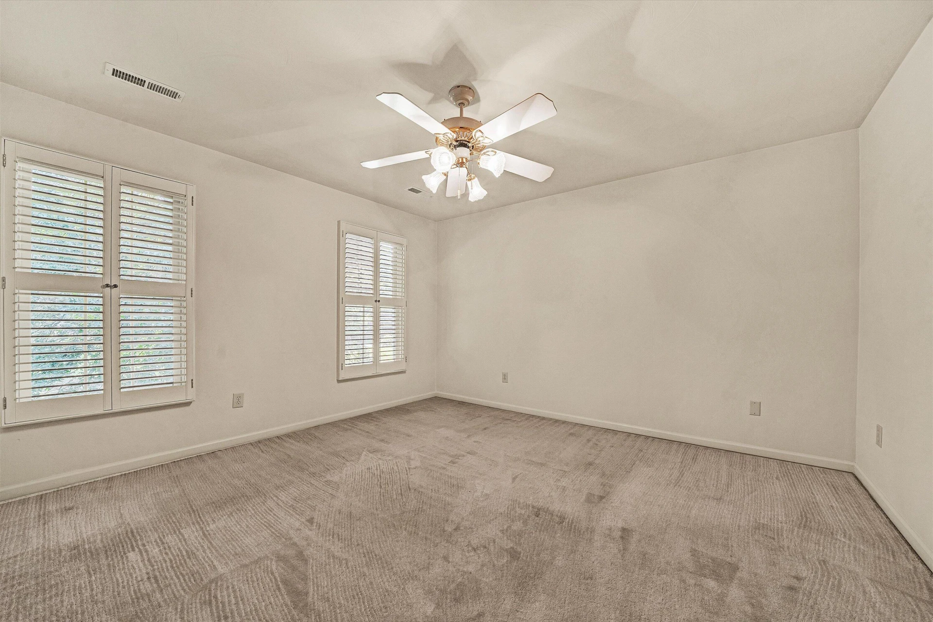 1382 Deer Creek DR - Photo 32