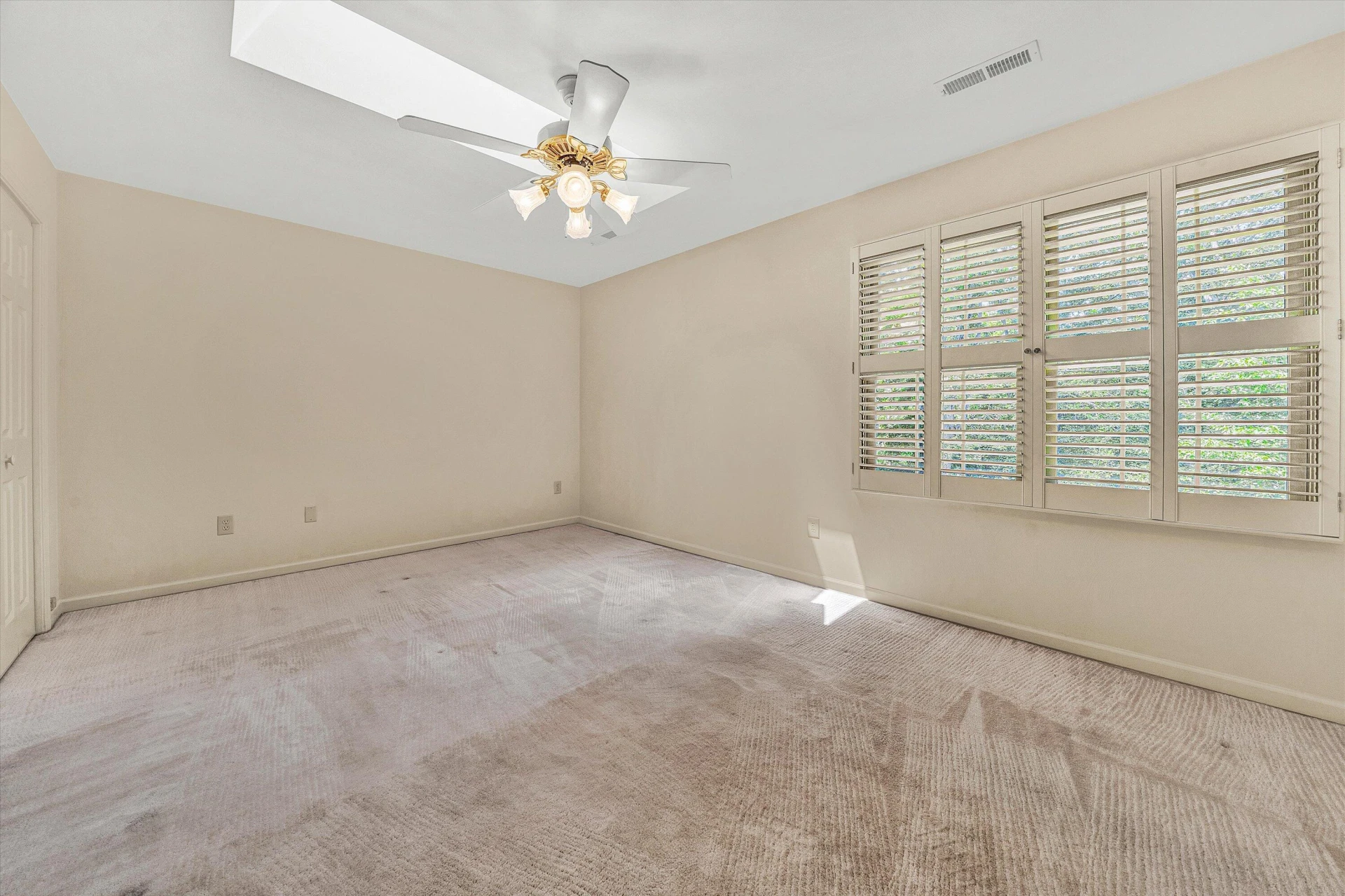 1382 Deer Creek DR - Photo 35