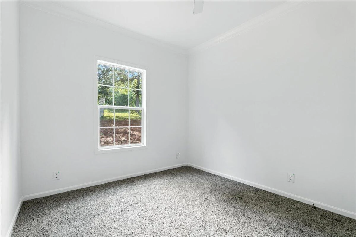 1546 Huntington DR - Photo 13