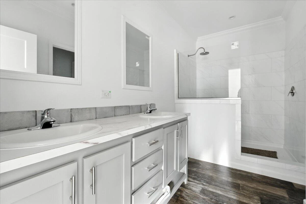 1546 Huntington DR - Photo 15
