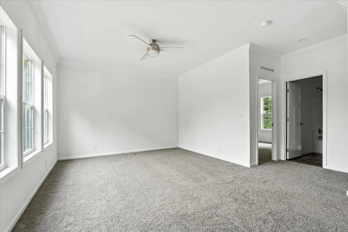 1546 Huntington DR - Photo 18
