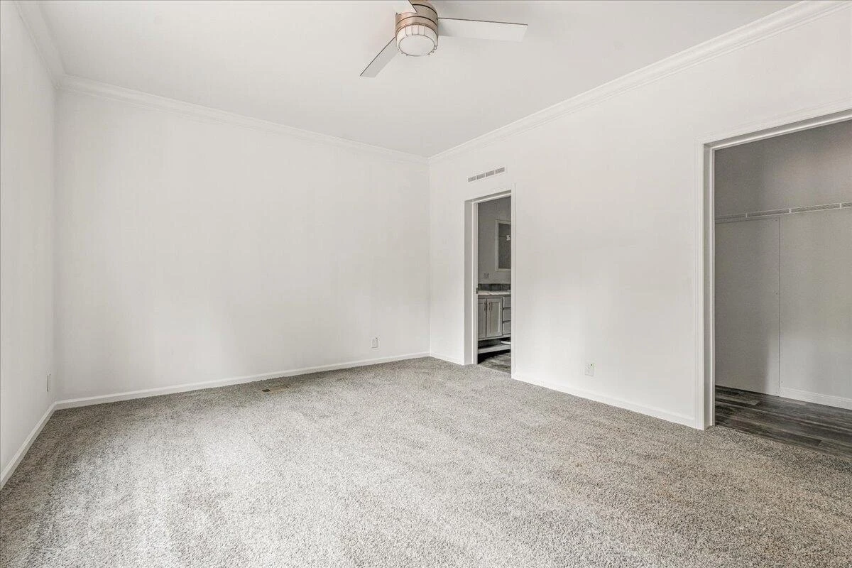 1546 Huntington DR - Photo 20