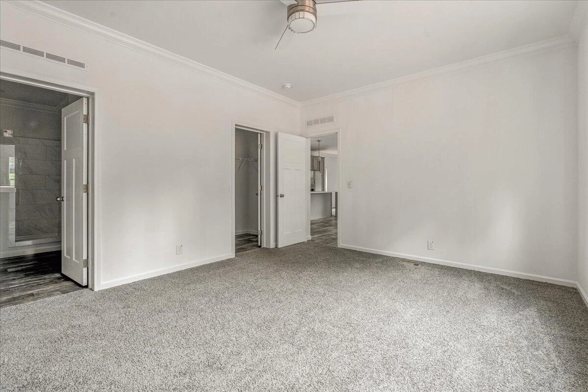 1546 Huntington DR - Photo 21