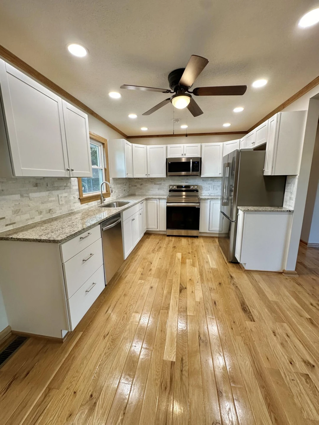 1405 Madison AVE - Photo 11