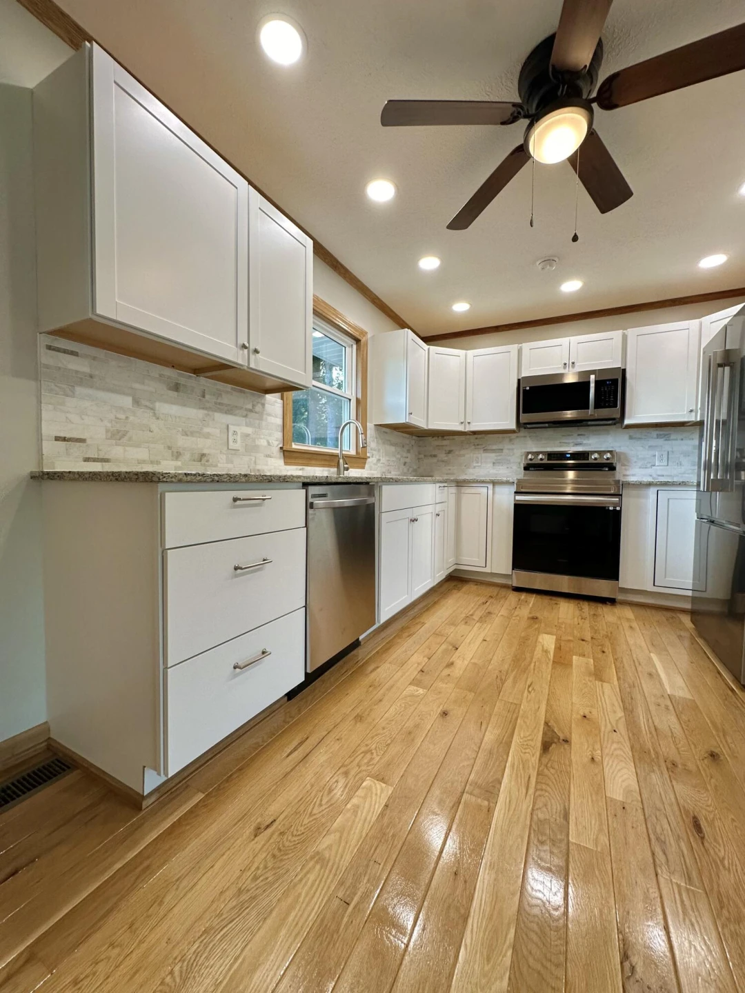 1405 Madison AVE - Photo 13