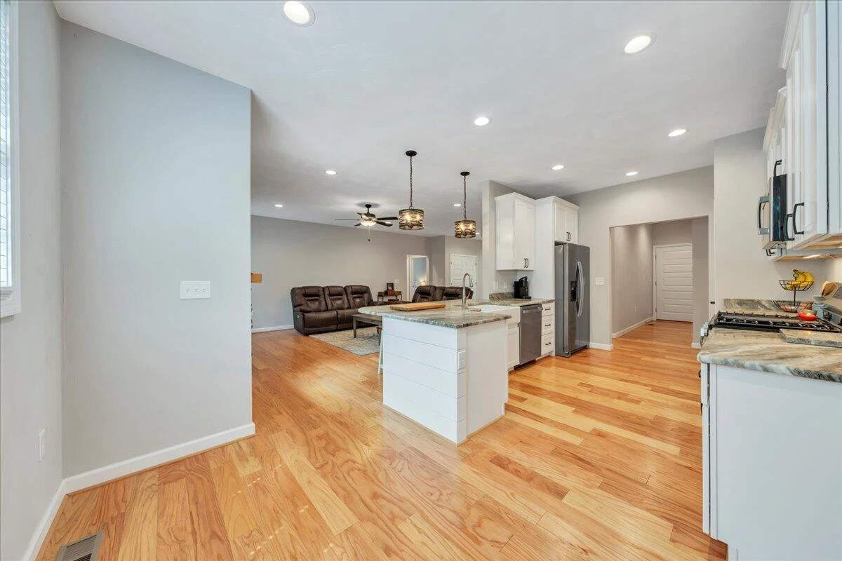 447 Hollymeade LN - Photo 32