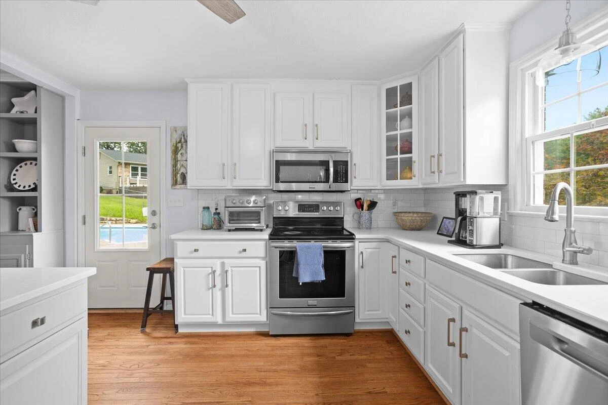 443 Ingal BLVD - Photo 10