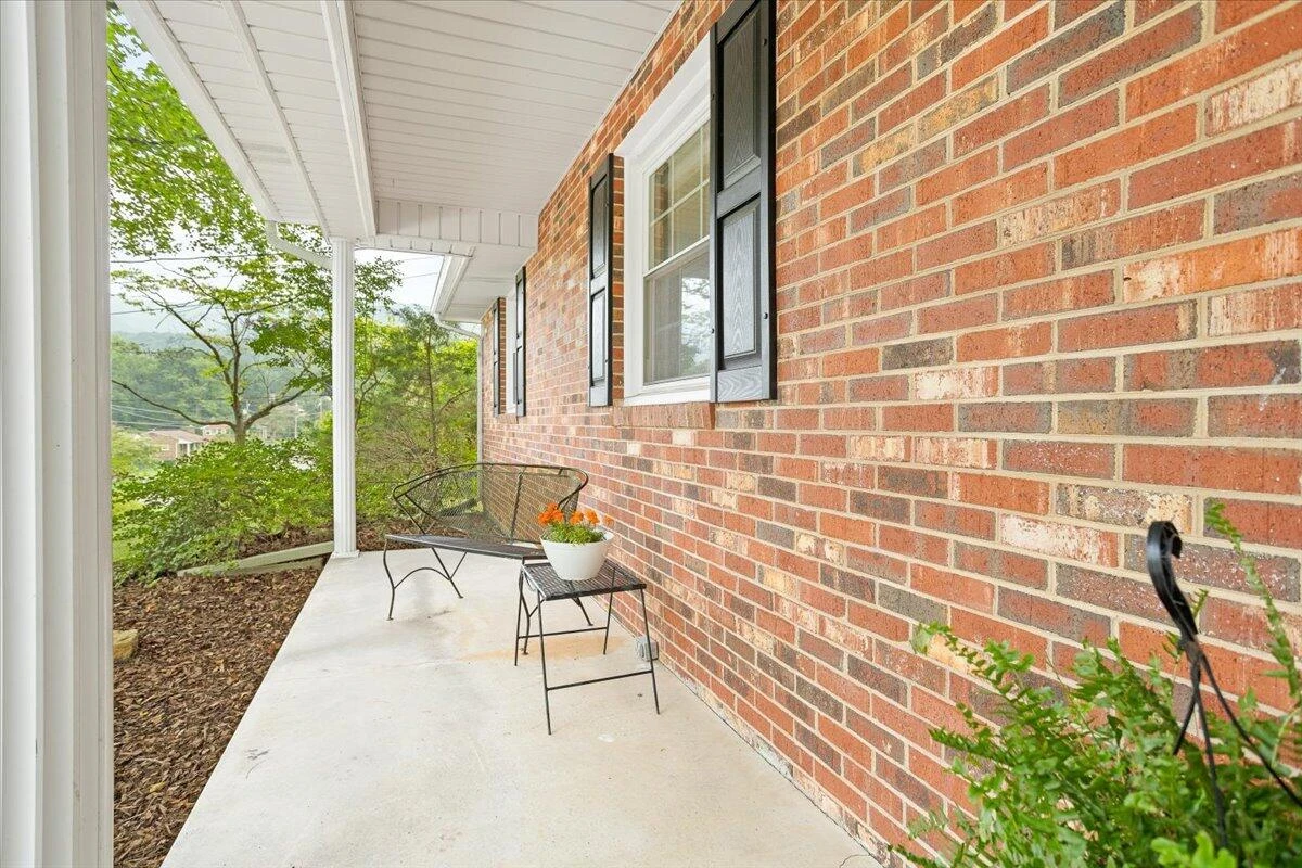 443 Ingal BLVD - Photo 4