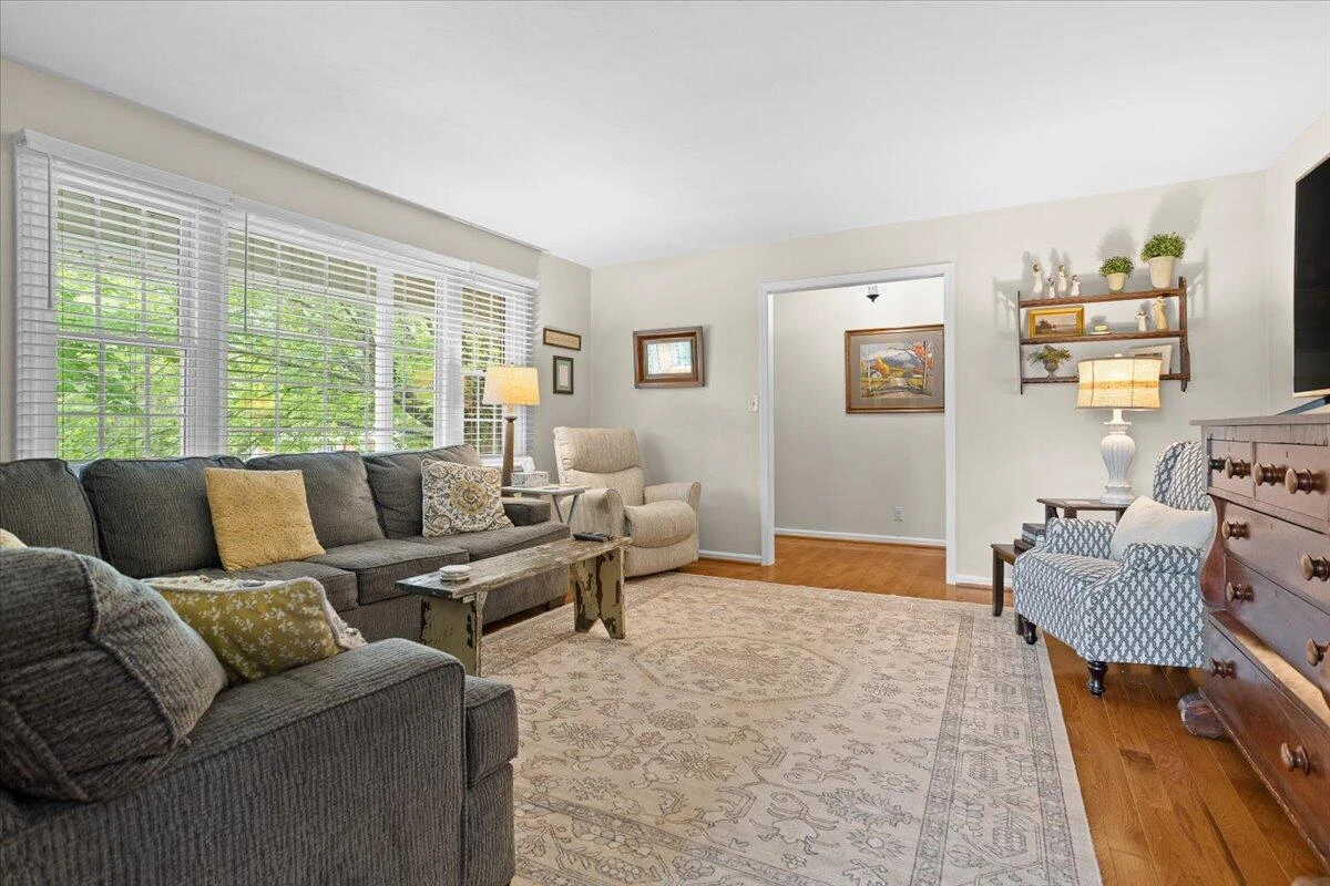 443 Ingal BLVD - Photo 7