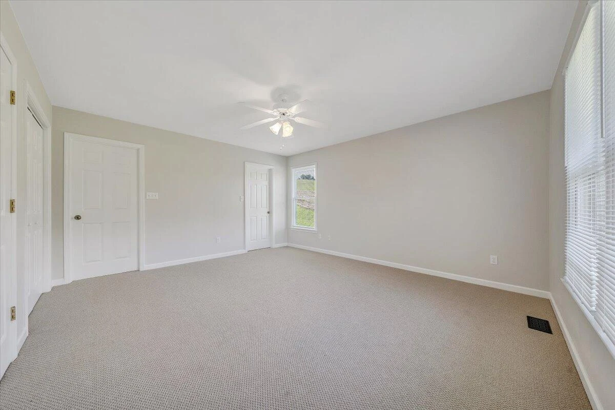 7093 Old Fincastle RD - Photo 22